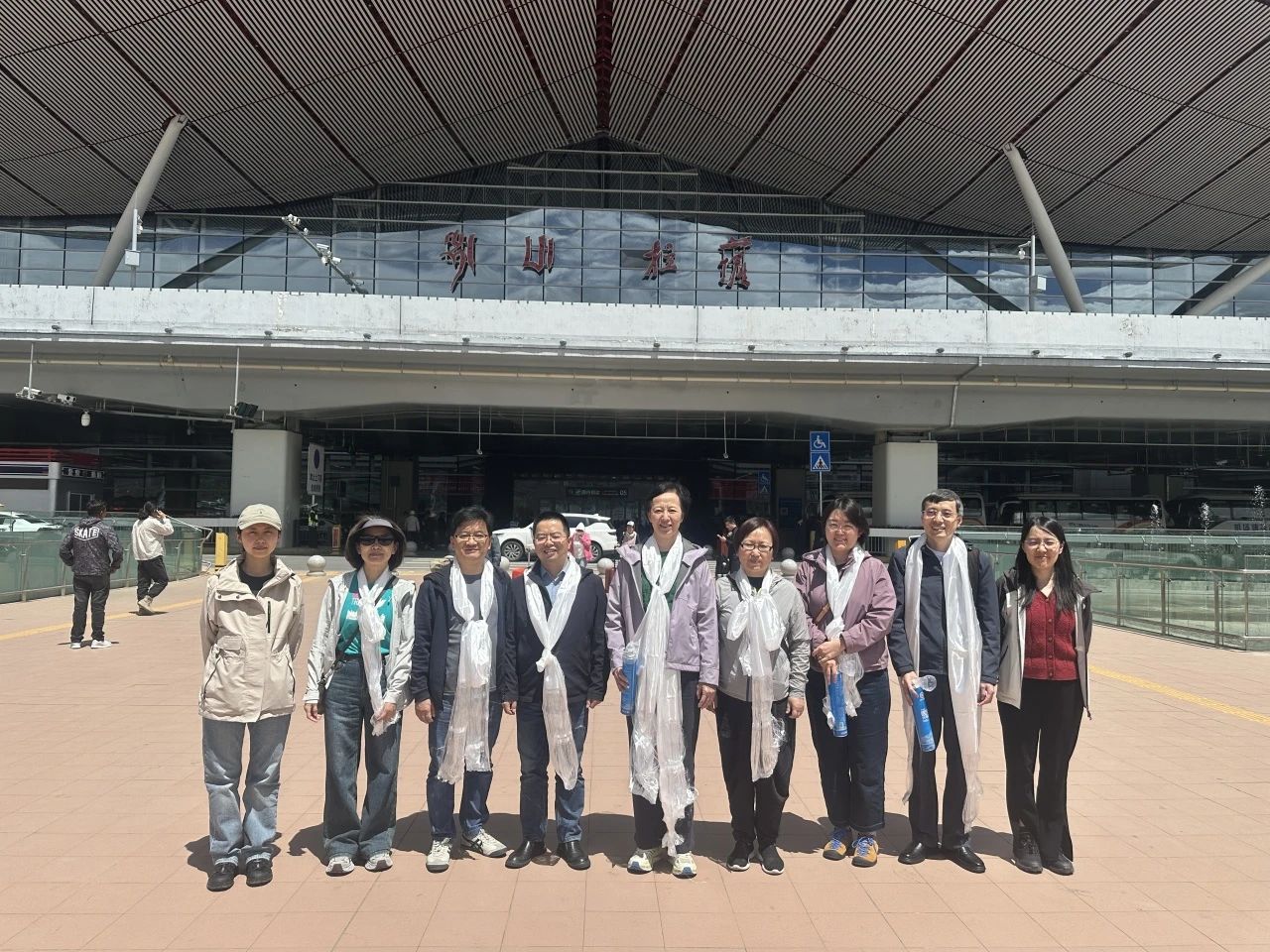 援藏丨北大口腔專家團(tuán)赴藏講學(xué)、手術(shù)、看望援藏專家